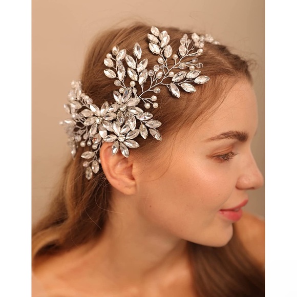 Rhinestone Crystal Flower Hair Comb - Picture 4 of 8